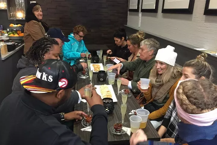 Southern Flavors Food, Pub Crawl, and History Walking Tour