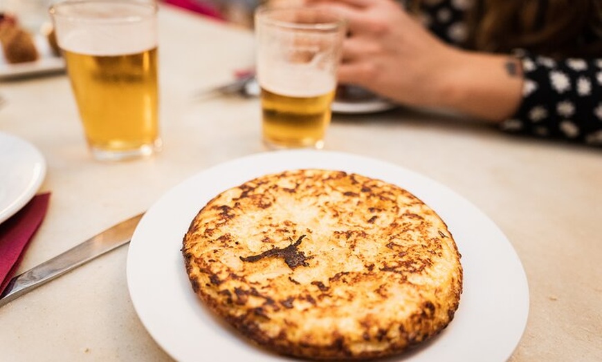 Image 10: Tour gastronómico de Barcelona : Tapas, bebidas y delicias con un l...