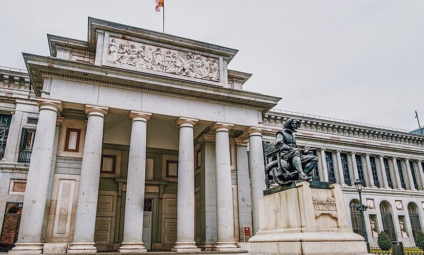 Image 10: Visita guiada a pie exclusiva guiada por la Ciudad Vieja de Madrid