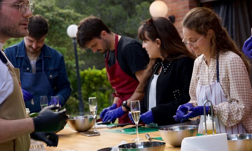 Image 2: Experiencia de cocina mediterránea en el retiro