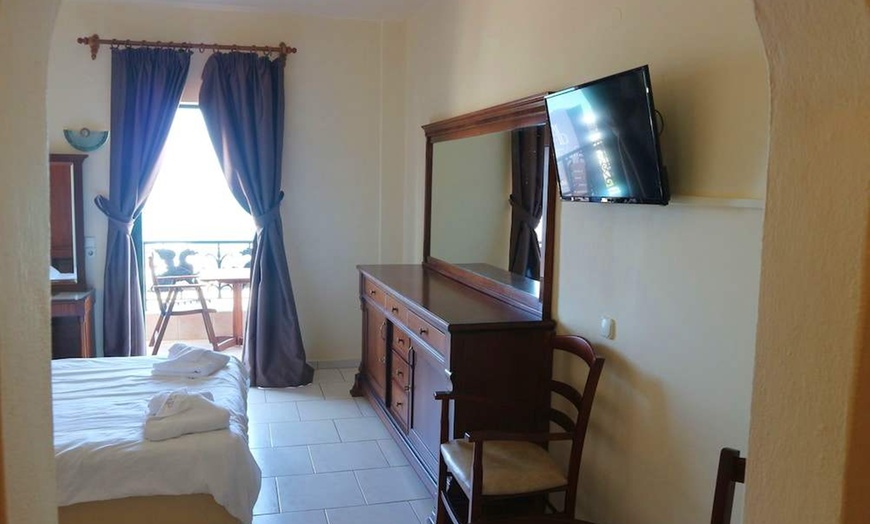 Image 19: ✈ KRETA | Kato Gouves - Diogenis Blue Palace Hotel 4* - Odkryty basen