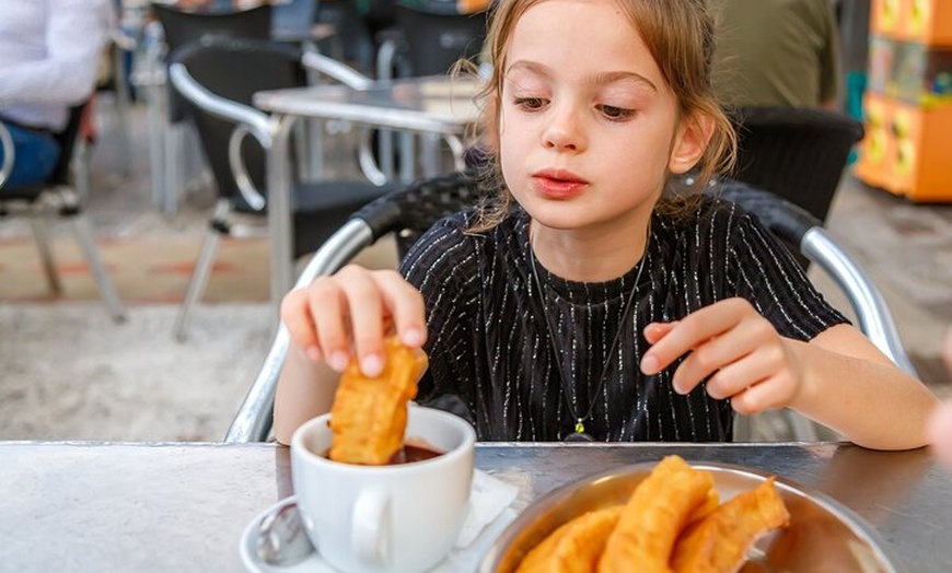 Image 4: Tour privado de comida y bebida gourmet - Barrio Gótico y Mercados
