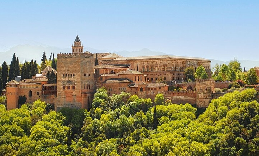 Image 2: Sevilla MegaPass: Principales atracciones, Alcázar y Andalucía