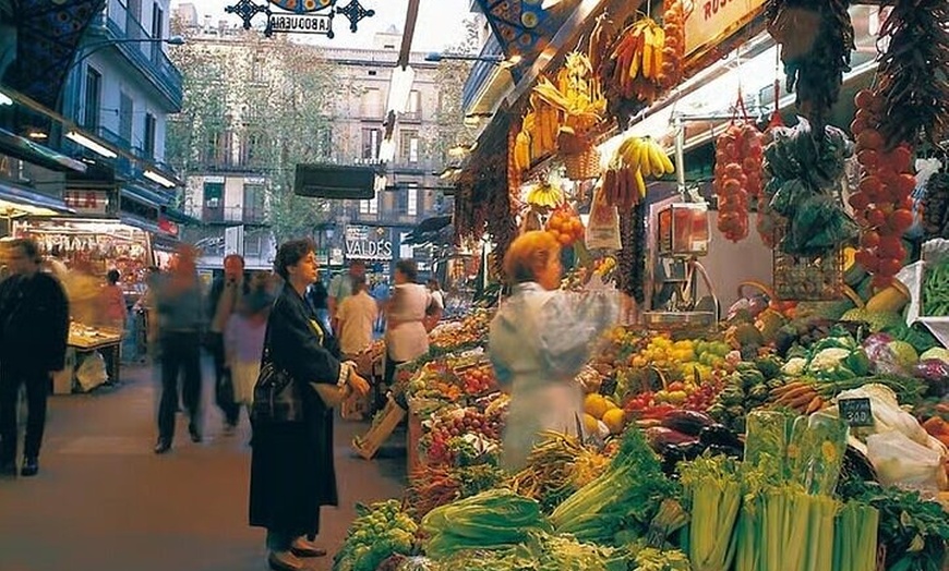 Image 2: Taste Barcelona : Descubre La Boqueria Market Experience