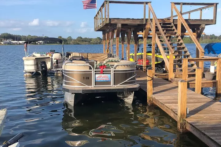 Pontoon Pub Crawl, 5 Lakeside Pubs and Restaurants Visit by Boat