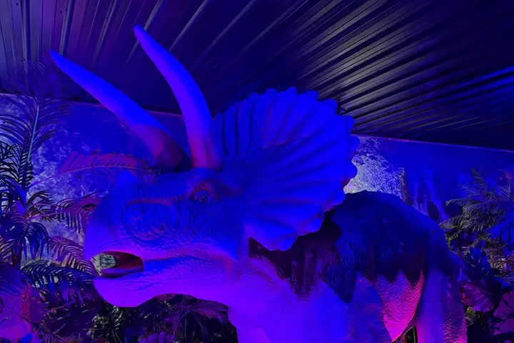Dinosaur World Cave City