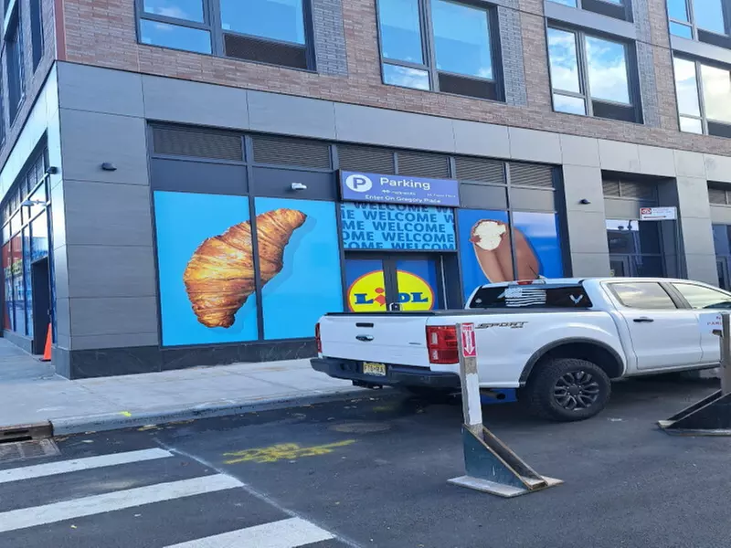 Parking at 120 5th Ave. Garage