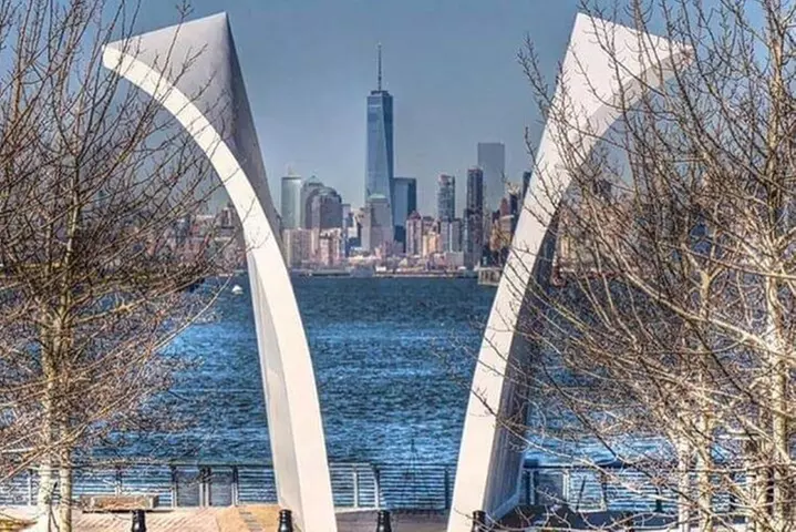 Staten Island Walking Tour and Slice of Pizza