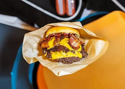 5% Cash Back at Burger By Day