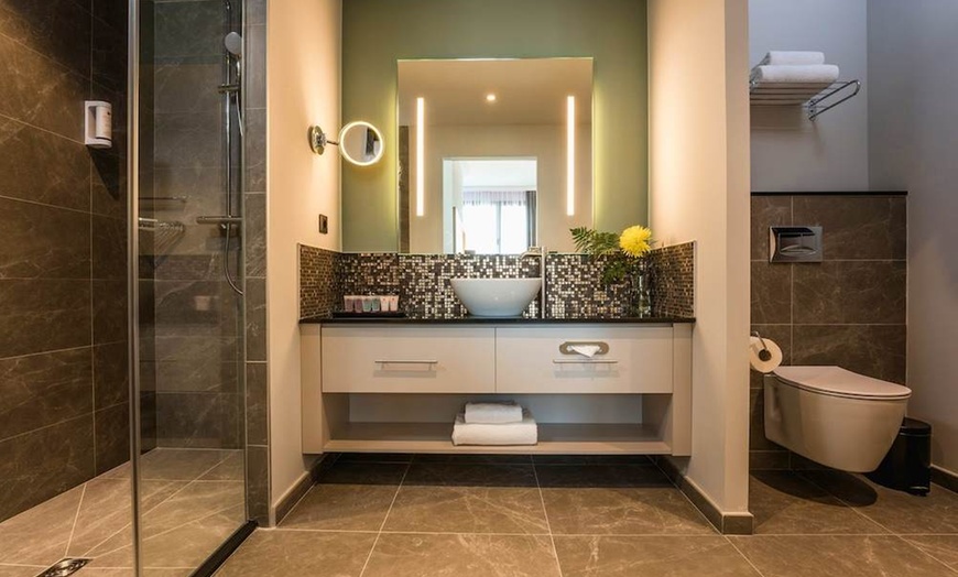 Image 30: ✈ SPANIEN | Barcelona - Leonardo Royal Hotel Barcelona Fira 4*, 2 N...