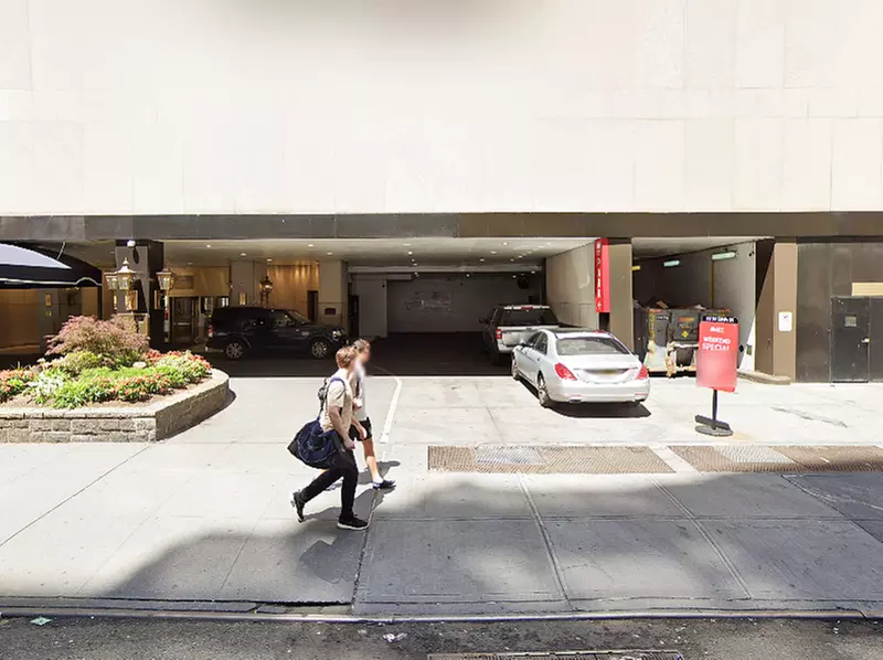Parking at City Parking - Park Lane Hotel Garage LLC - Second Medium