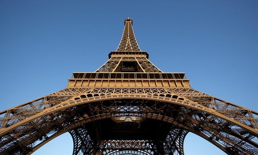 Image 24: Déjeuner à la Tour Eiffel au restaurant Madame Brasserie