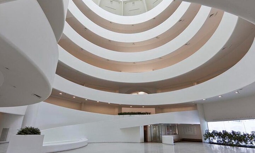 Image 6: Entrada al Museo Guggenheim Bilbao