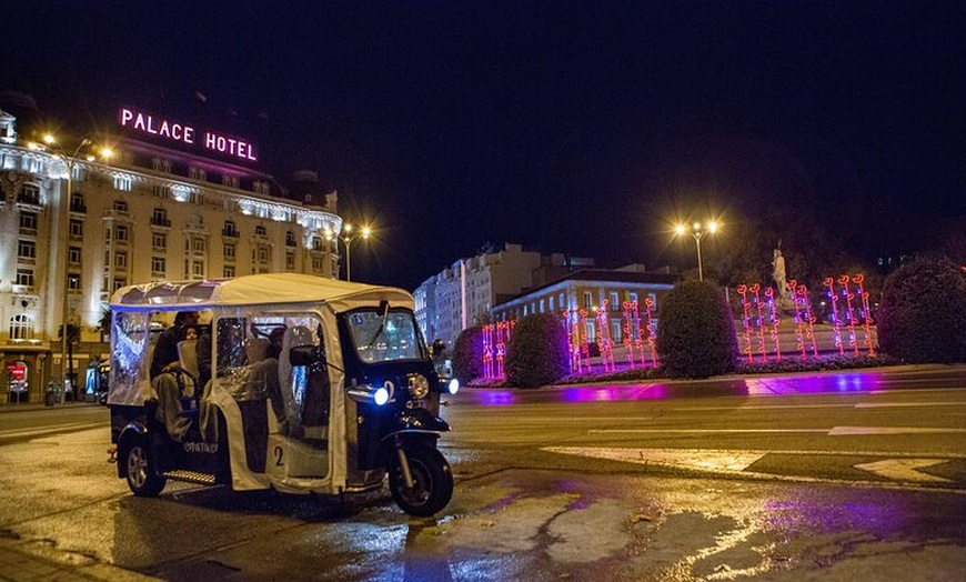 Image 6: Tour de Luces de Navidad por Madrid en Eco Tuk Tuk Privado