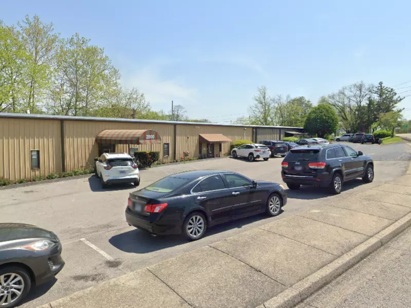 Parking at 2000 Lindell Ave. Lot