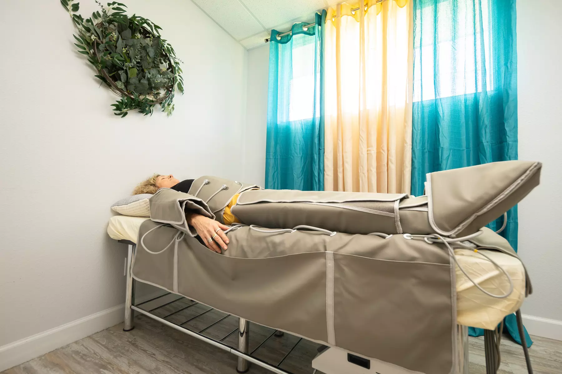 $45 For A Red Light & Halo Therapy Session (Reg. $90)