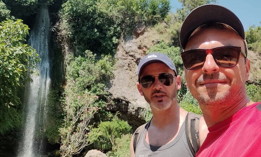 Image 8: Recorrido en kayak para toda la familia con cascadas y caminata