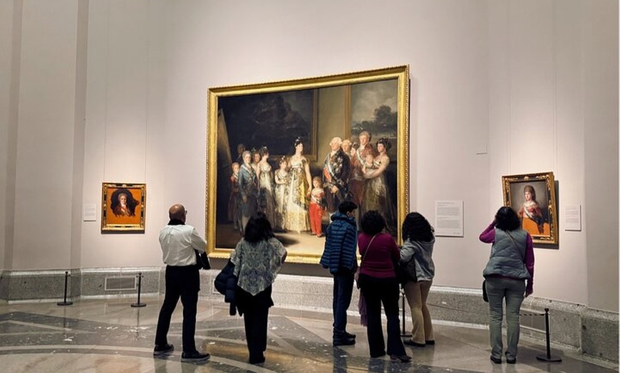 Image 11: Tour en grupo pequeño de tapas y vinos de Madrid con visita al Muse...