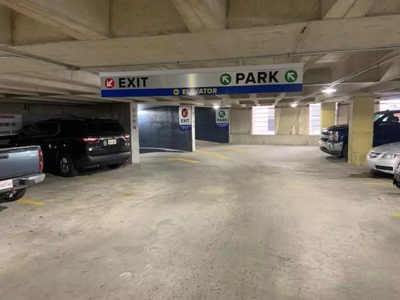 Parking at 100 Poydras St. Garage