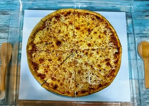 5% Cash Back at Flippin Pizza - Milton