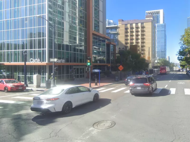 Parking at Carte Hotel - Valet Kiosk