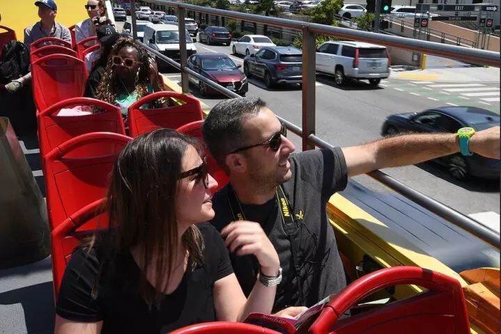 Celebrity Homes Tour & Hop-on Hop-off Bus Tour Package