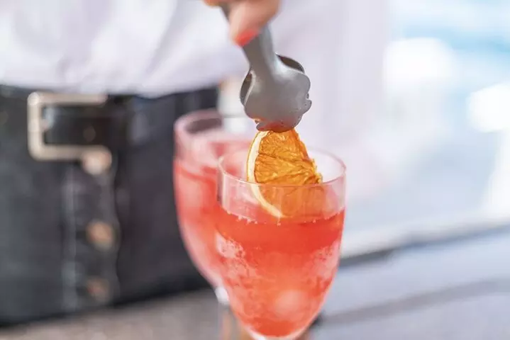 Crucero en catamarán por Barcelona con tapa y bebida incluidas