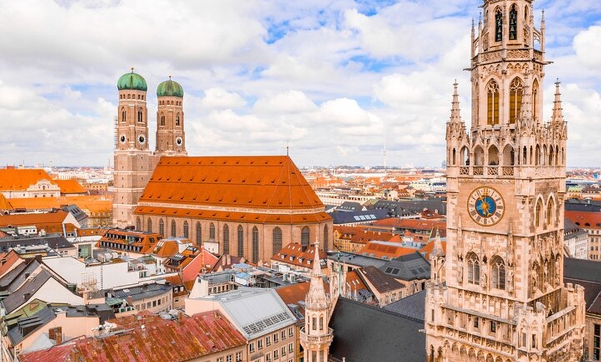 Image 6: München Sightseeing Hopping mit traditionellen Schmankerln