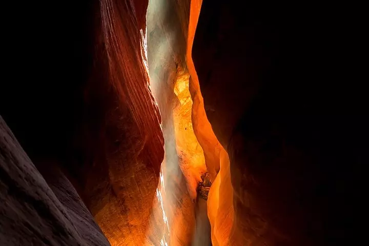 YOU DRIVE! 4 Hr Peekaboo & Hog Canyon Tour. Starting at $150 p/p