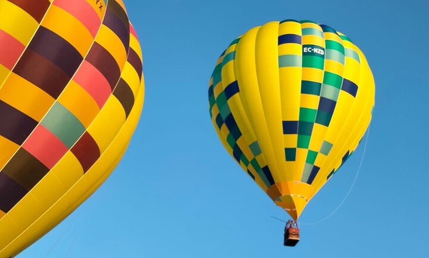 Image 12: Paseo en globo aerostático sobre Aranjuez con transporte opcional d...
