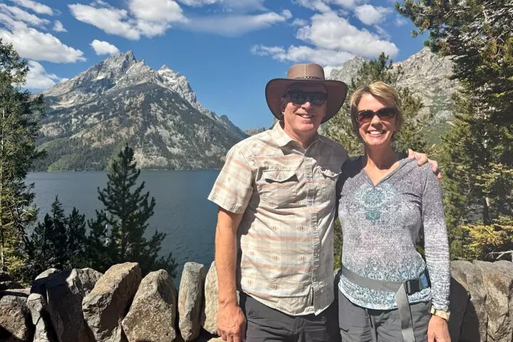 Teton & Yellowstone | Wildlife, Hot Springs, & Mountains PRIVATE