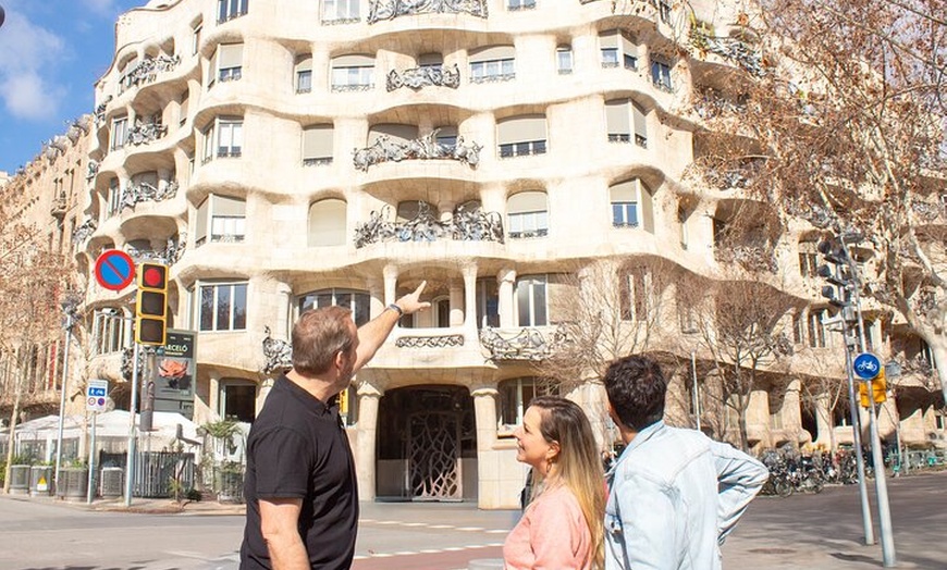 Image 10: Tour a pie en helicóptero, velero y casco antiguo de Barcelona