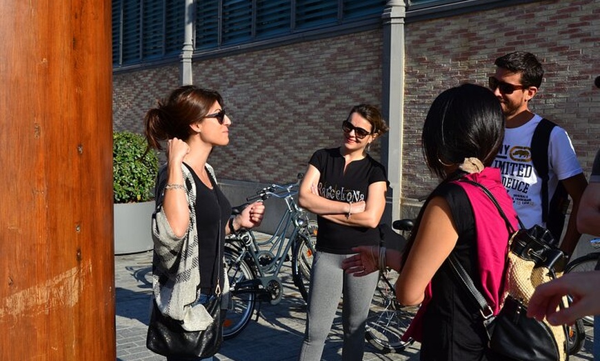 Image 6: Recorrido en bicicleta por lo más destacado de Barcelona