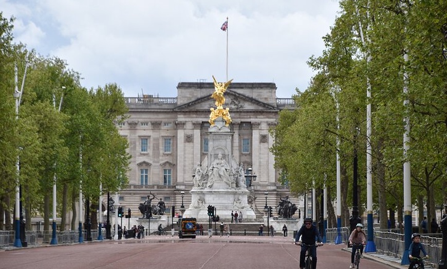 Image 6: Private Sir Winston Churchill Taxi Tour of London