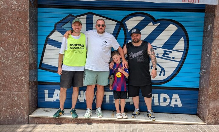 Image 9: Barcelona Football Essentials : De la Gloria a la Base