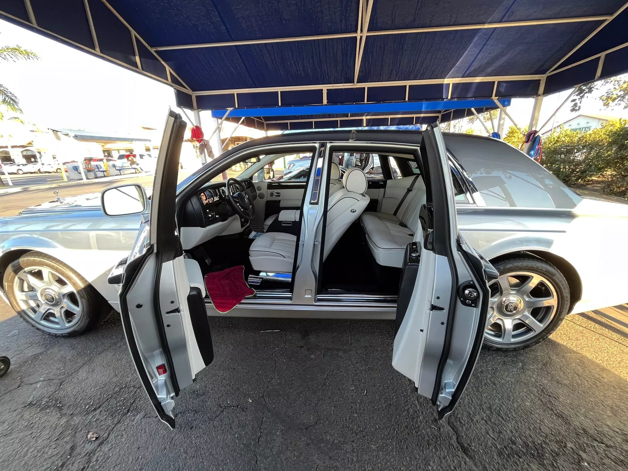 $17.50 For An Interior & Exterior Platinum Car Wash (Reg. $34.99)