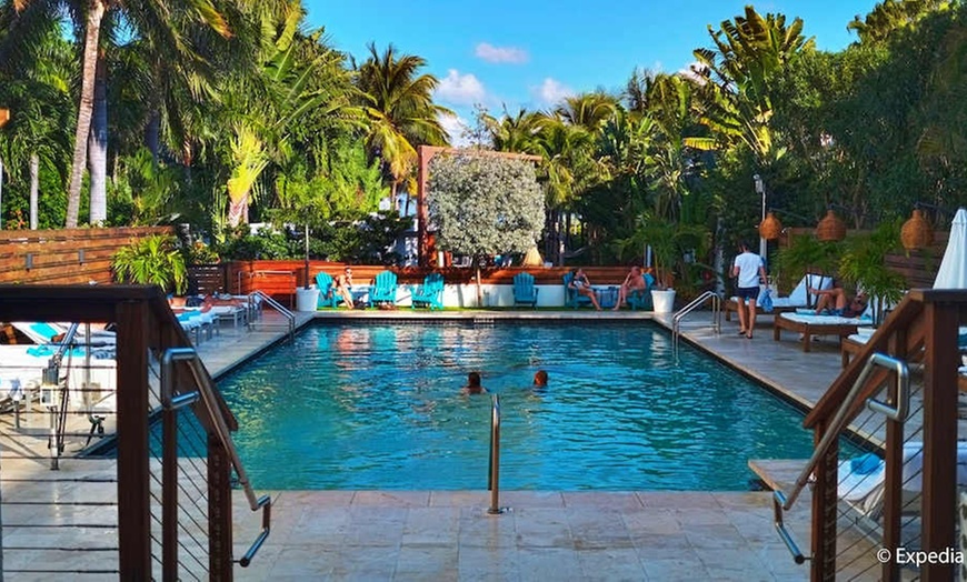 Image 1: ✈ FLORIDE | Miami - Marseilles Beachfront Hotel 4* - Face à la mer