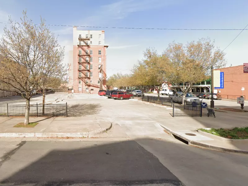Parking at Lot 1401