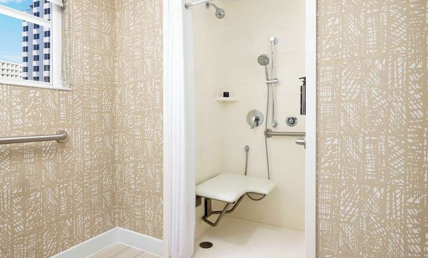 Image 7: ✈ FLORIDE | Miami - Hotel Continental Miami Beach, Tapestry Collect...
