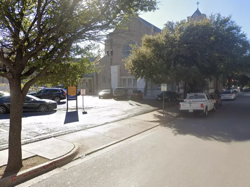 Parking at 917 Taylor St. Lot