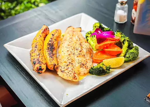 5% Cash Back at Estrella Latina Bar & Grill
