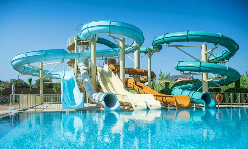 Image 1: ✈ CRÈTE | Hersonissos - SENSEANA Sea Side Resort & Aquadventure 5* ...