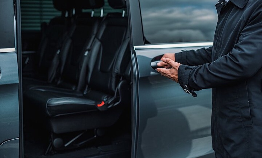 Image 5: Transfert privé de l'aéroport CDG ou ORLY à la ville de Paris