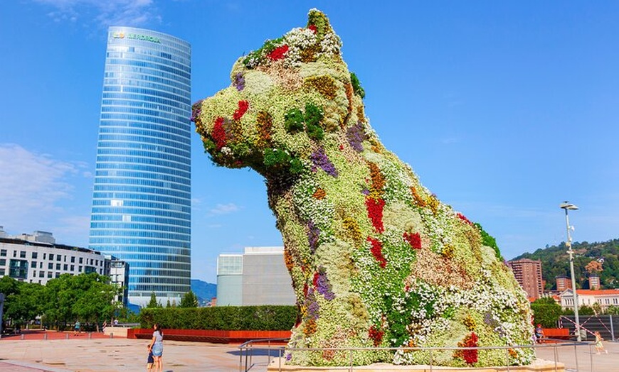 Image 1: Recorrido a Pie Histórico por Bilbao en Grupo Reducido