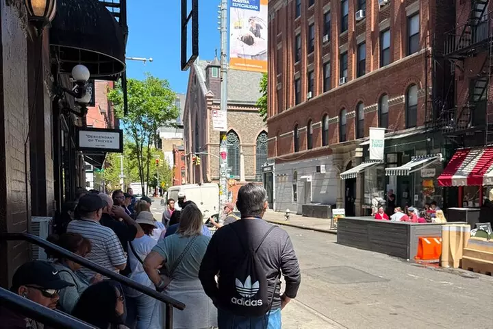 True Crime NYC: Mafia Walk w/Ret. NYPD Detective and Local Food