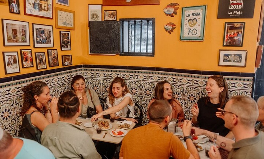 Image 3: Tour gótico de tapas y tabernas por Barcelona