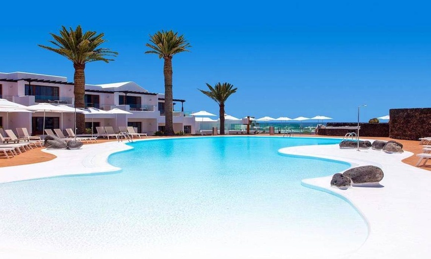 Image 3: ✈ LANZAROTE | Puerto del Carmen - R2 Bahía Kontiki Beach Apartments...