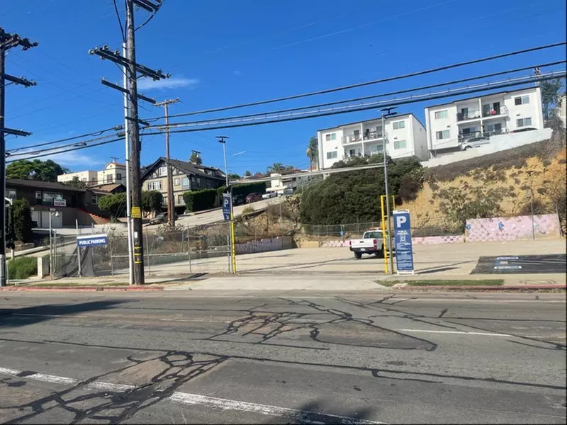 Parking at 3265 India St. Lot