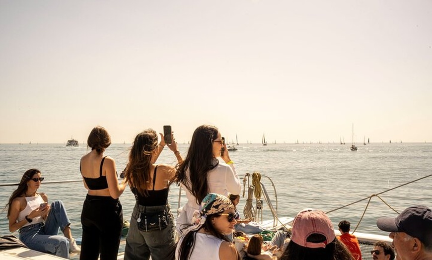 Image 13: Descubre Barcelona desde el mar con bebida de bienvenida!