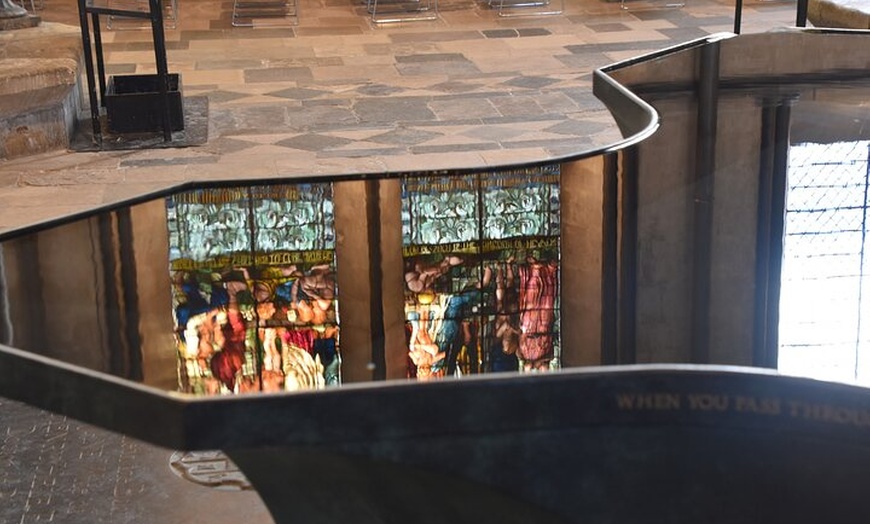 Image 12: London To Southampton Transfer to Stonehenge and Sailsbury